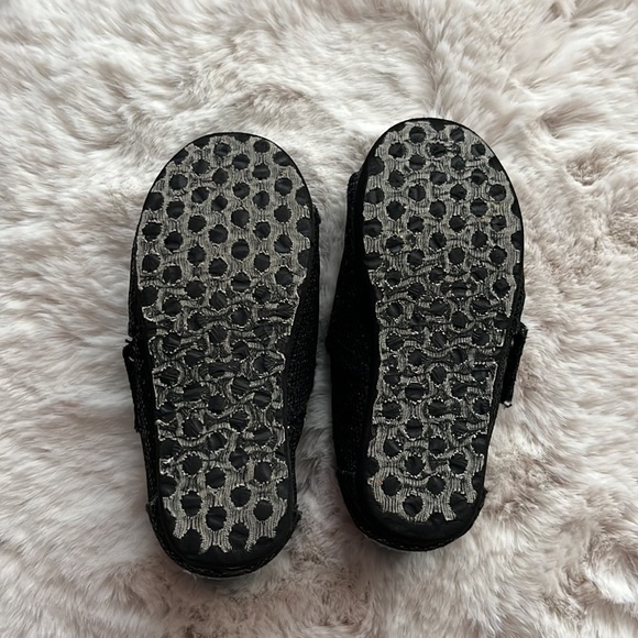 TOMS Kids shoes - Picture 6 of 9